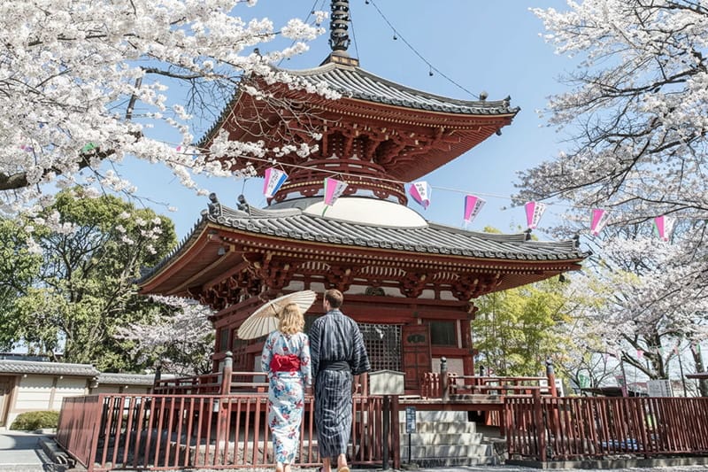 Kitain-temple-kawagoe-red-pagoda-yukata-800x600 Kitain Temple Kawagoe Tour